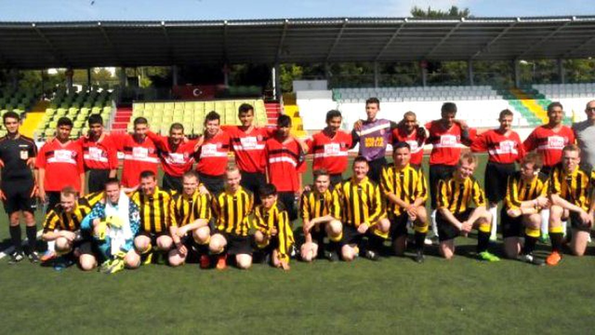 Özel Sporcuların Futbol Mücadelesi Renkli Geçti