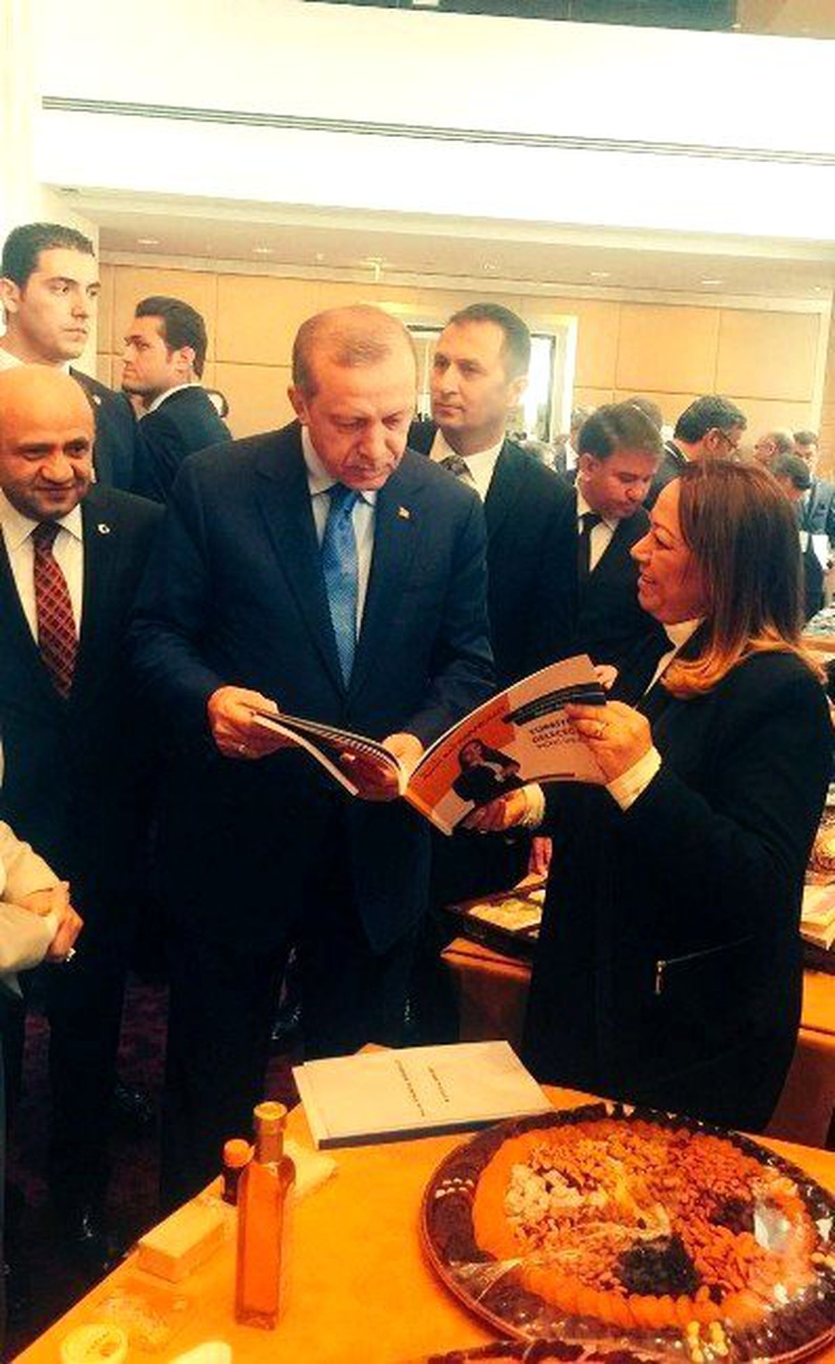 Prof. Dr. Karabulut, Cumhurbaşkanı Erdoğan\'a Kayısı Projesini Anlattı