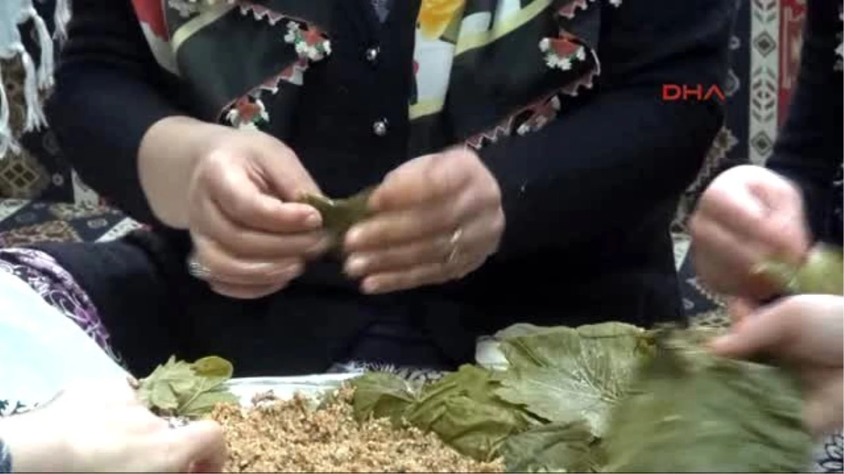 Tokat\'ta Kent Merkezi Nüfusu Kadar Dolma Sarılacak