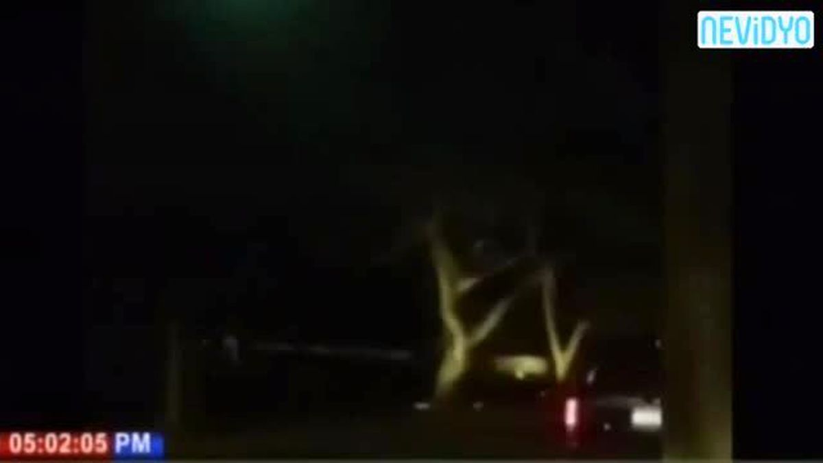 Trafiğin Ortasında Çırılçıplak Bir Kadın