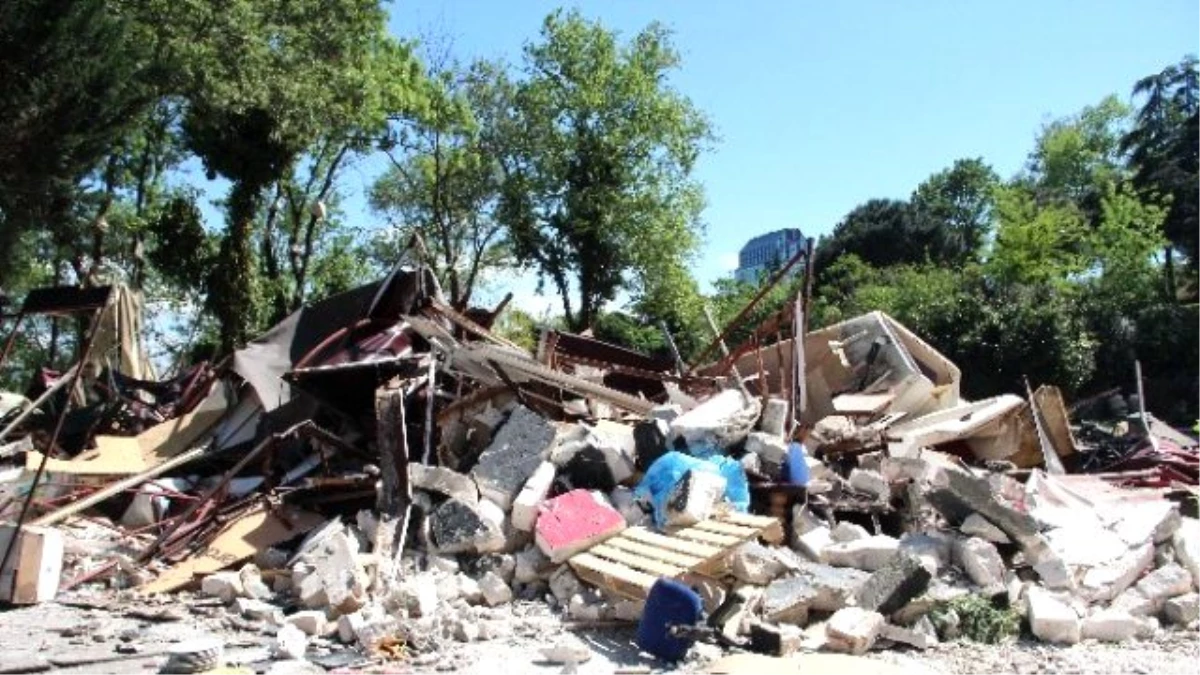 Ünlü Eğlence Mekanı "Cahide" Yıkıldı