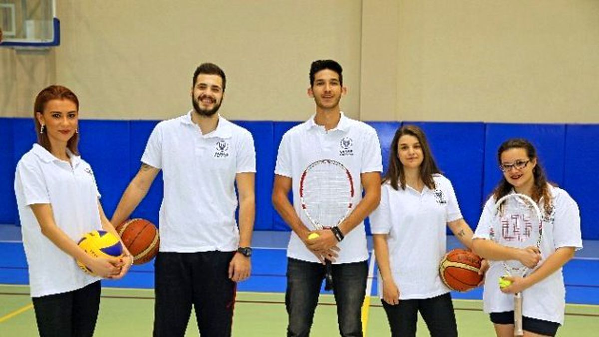 Yaşar Üniversitesi 5 Takımla Ünilig Finallerinde
