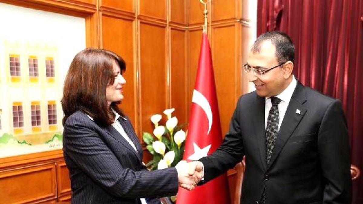 Yunan Başkonsolos\'tan İzmir Valisi Toprak\'a Ziyaret
