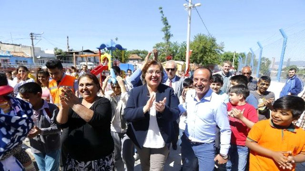 23 Nisan\'a En Renkli Kutlama