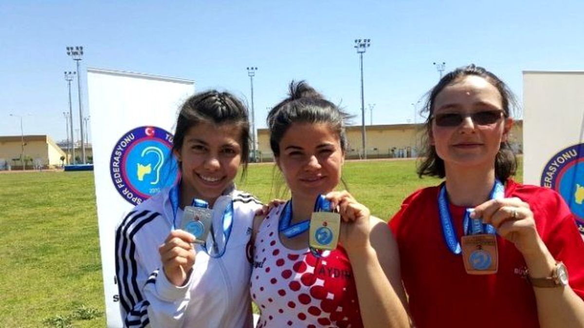 Aydınlı Aysun, İşitme Engelliler Türkiye Atletizm Şampiyonasına Damga Vurdu