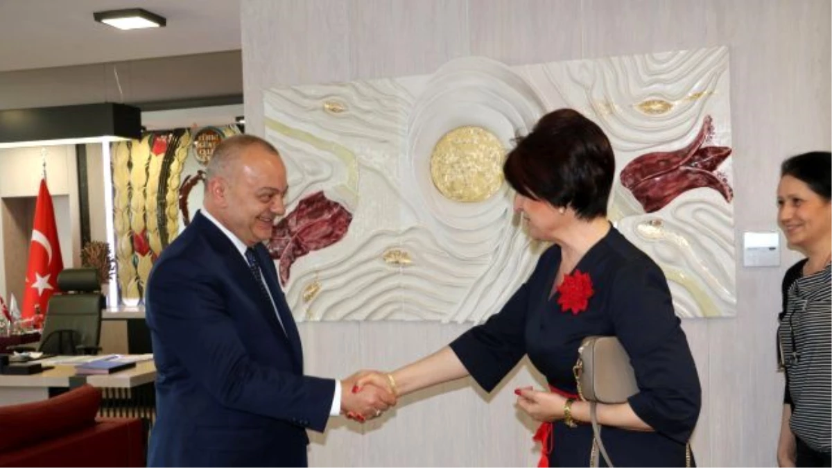 Başkan Ergün\'e Romanya İzmir Başkonsolosu\'ndan Ziyaret