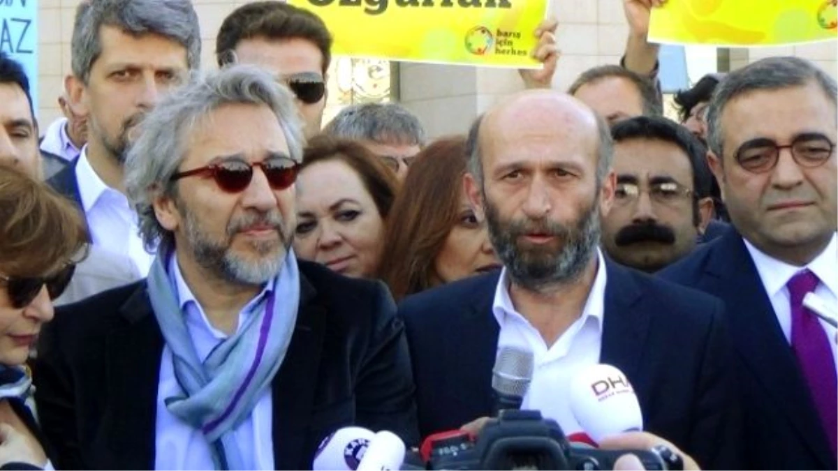 Can Dündar ve Erdem Gül\'ün Yargılanmasına Devam Ediliyor