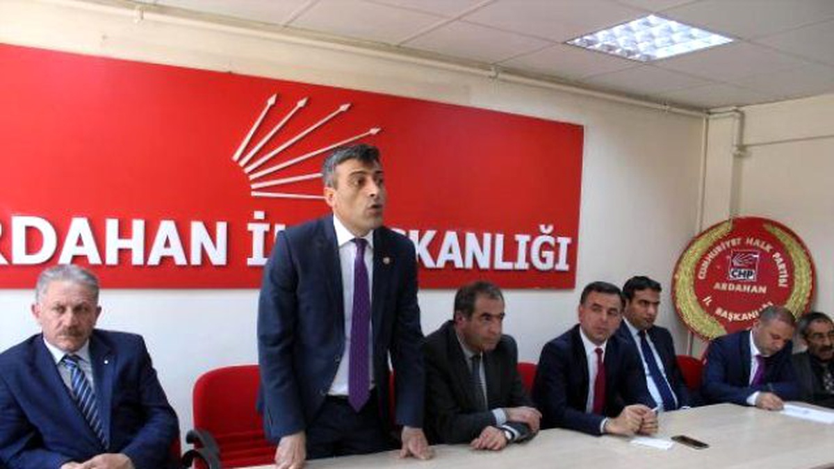 CHP\'li Yılmaz: Hayatlarında Dik Durmayanlar, Eğilmemiş Olanlara Laf Ediyor