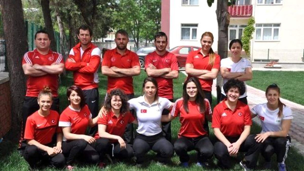 Çorlulu Güreşçiler Bükreş\'te Ter Dökecek