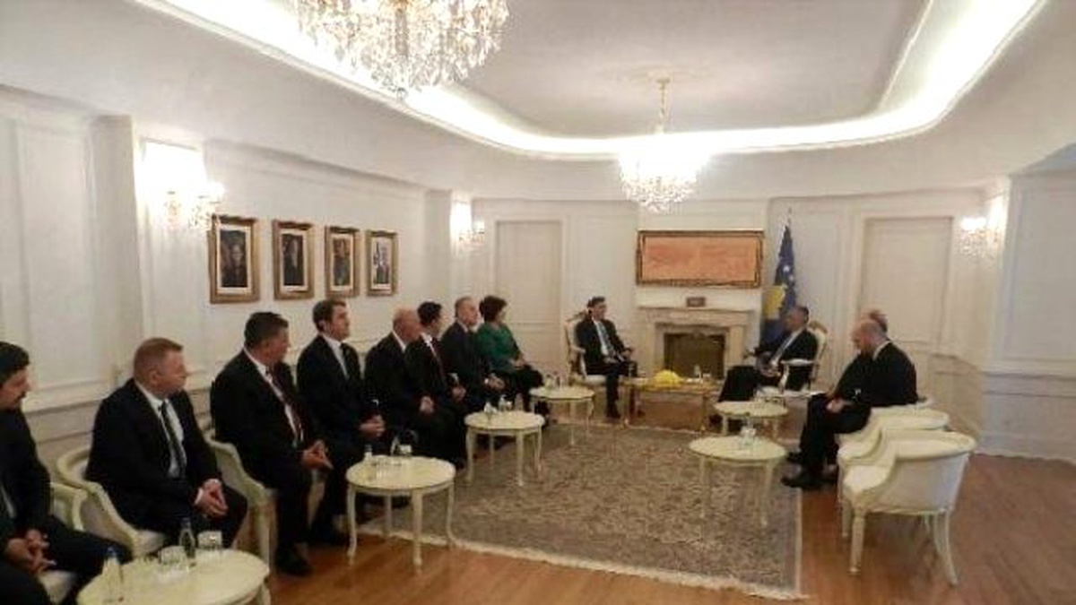 Cumhurbaşkanı Taçi, Mahir Yağcılar Başkanlığındaki Türk Toplumu Heyetini Kabul Etti