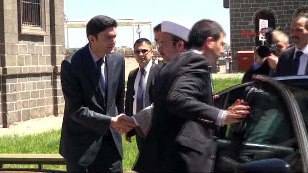 Diyarbakır - Diyanet İşleri Başkanı Görmez\'den Diyarbakırlılara Kürtçe Mesaj -1