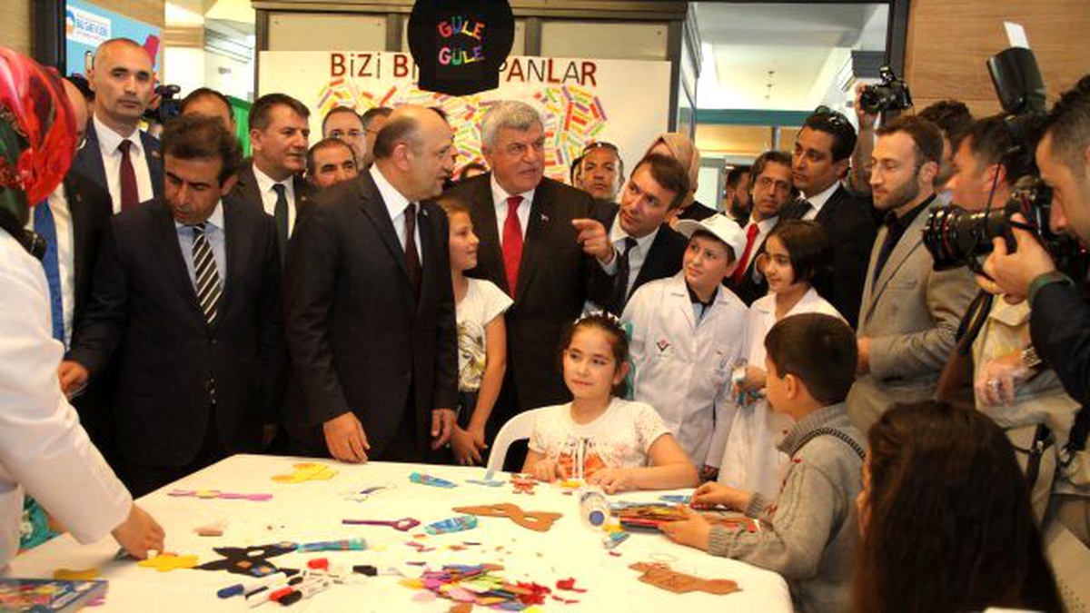 Dünya çocukları Kocaeli\'nde sevgi ve barışın diliyle konuştu
