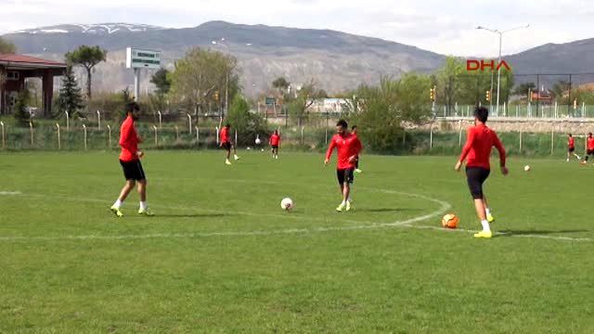 Erzincanspor 33 Yıl Sonra En Fazla Beraber Kalan Takım Ünvanını Aldı