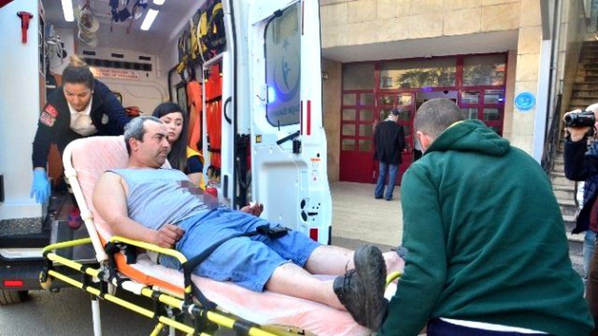 Eşiyle Tartışırken Kendisini Bıçakladı