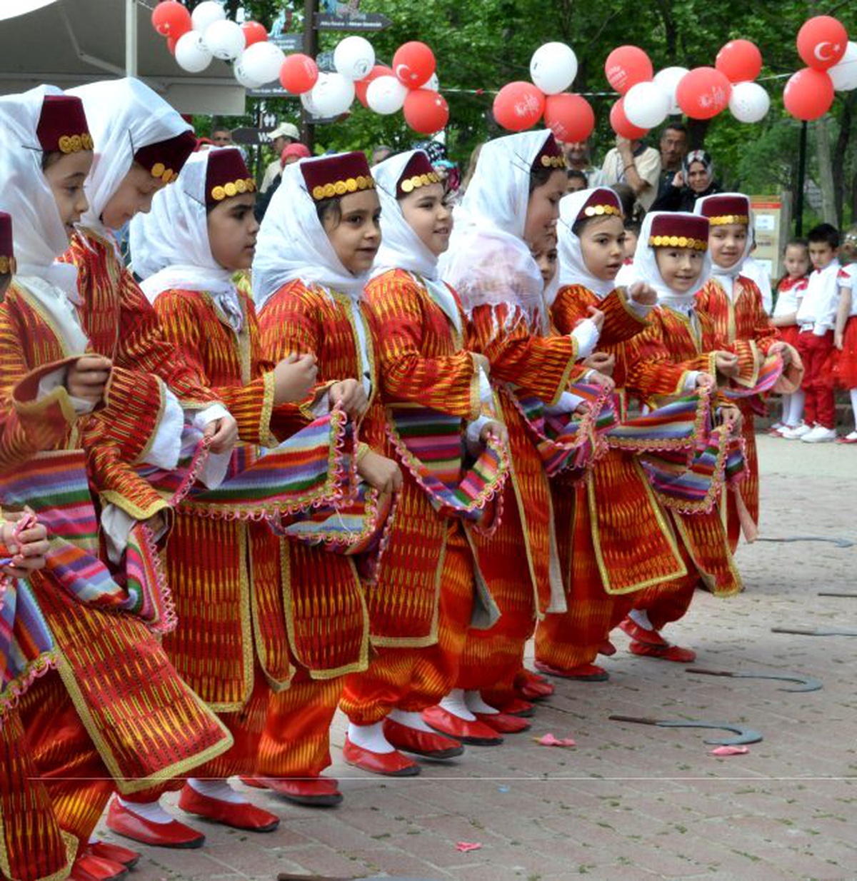 Hayvanat Bahçesi\'nde 23 Nisan Coşkusu
