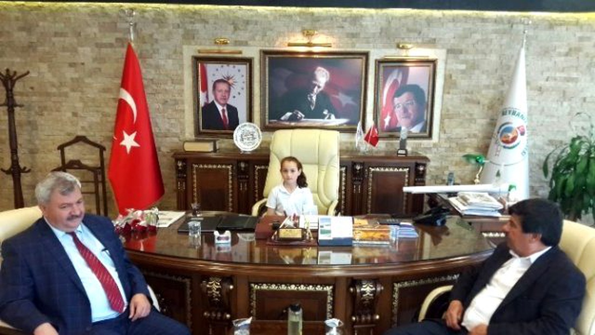 Hizmet İçin Milletvekilinden Destek İstedi