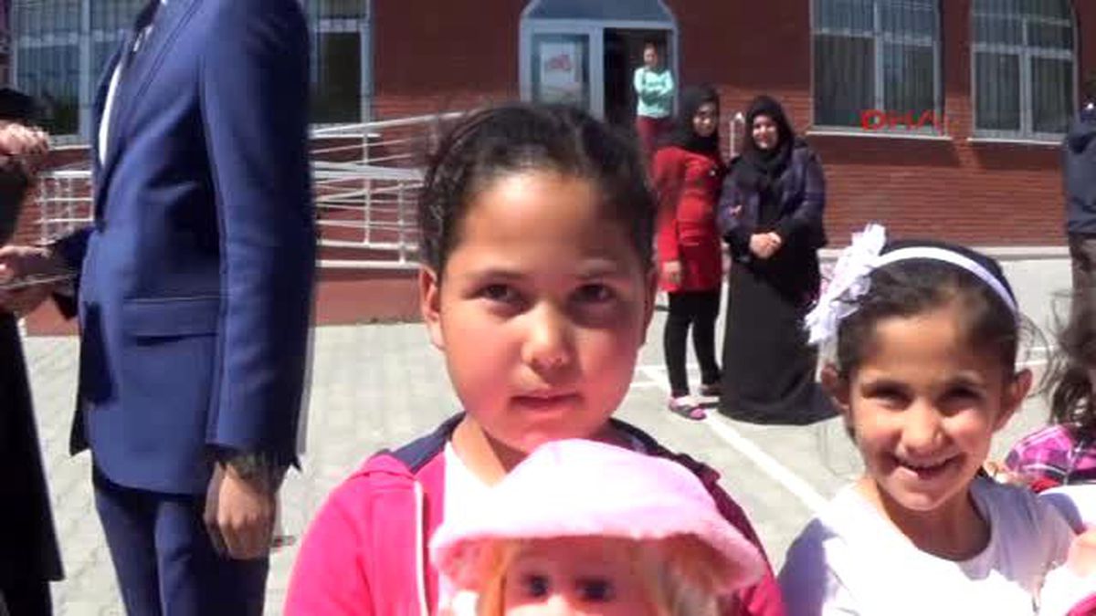 Iğdır Valiliğinden 23 Nisan İçin Tebessüm Ettiren Proje