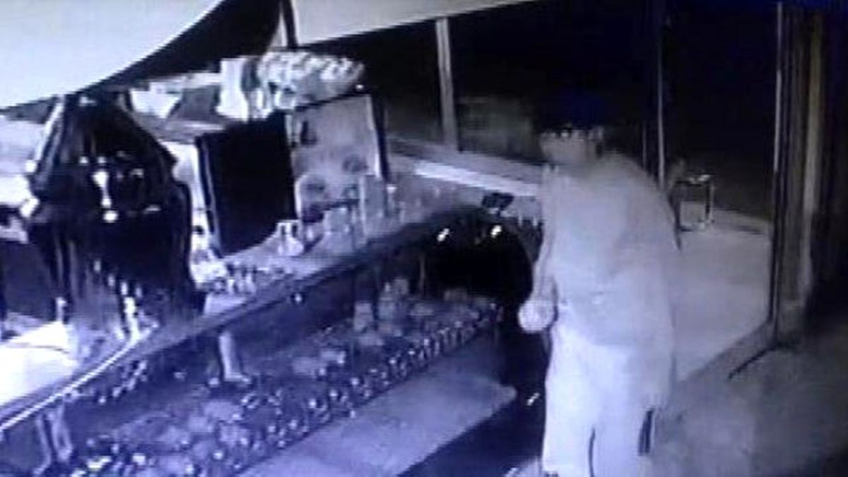 İşyerinin Kapısını Önce Isıtıp Daha Sonra Levye ile Açtı