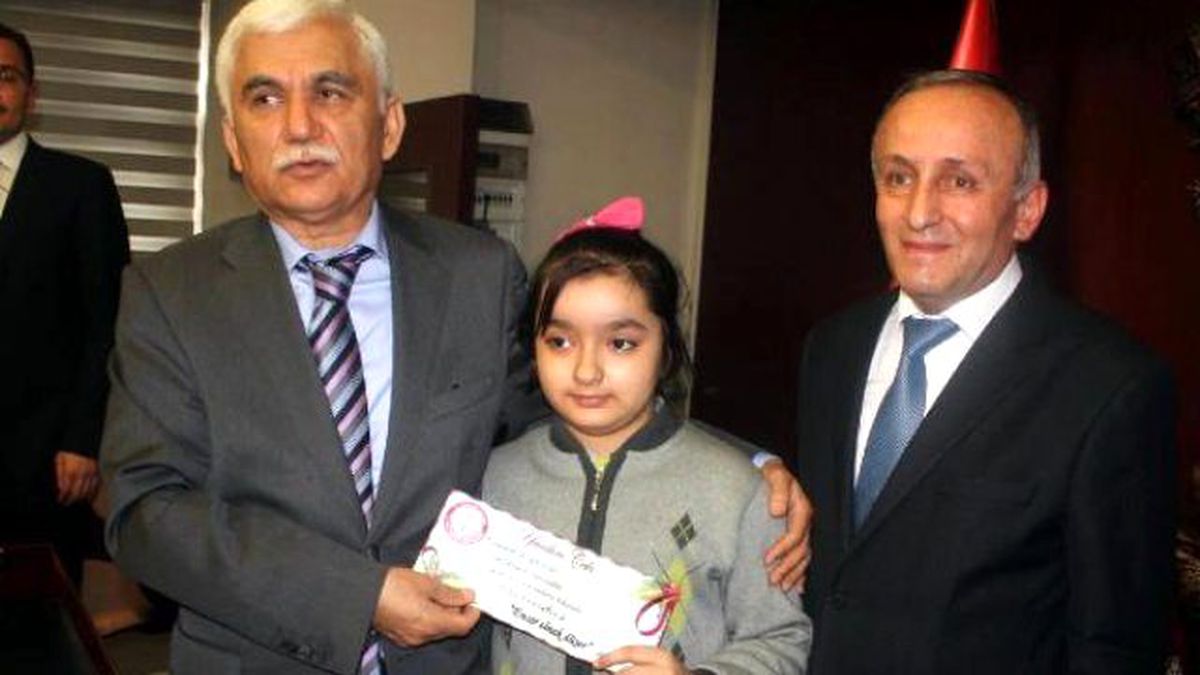 Karabüklü Öğrenciler, Harçlık ve Giysilerini Sığınmacılarla Paylaştı