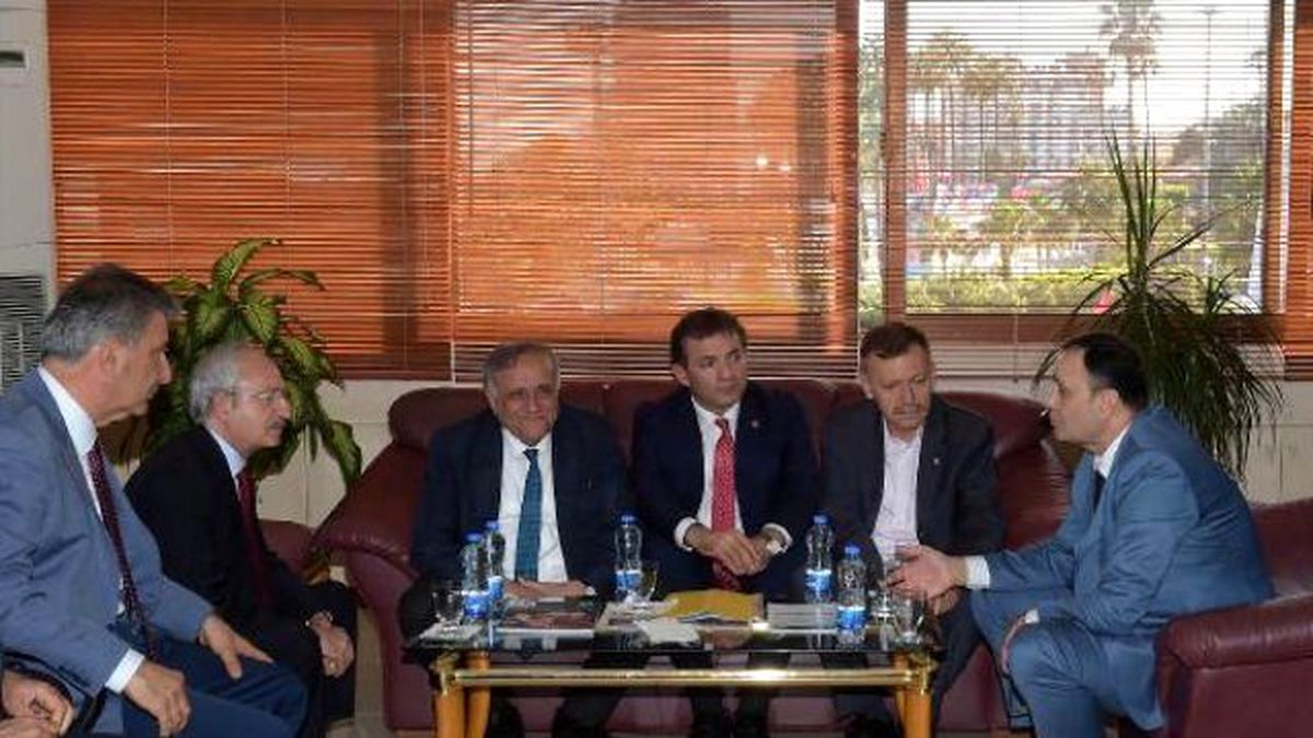 Kılıçdaroğlu, Mersin\'de Şehit Evini Ziyaret Etti (6)
