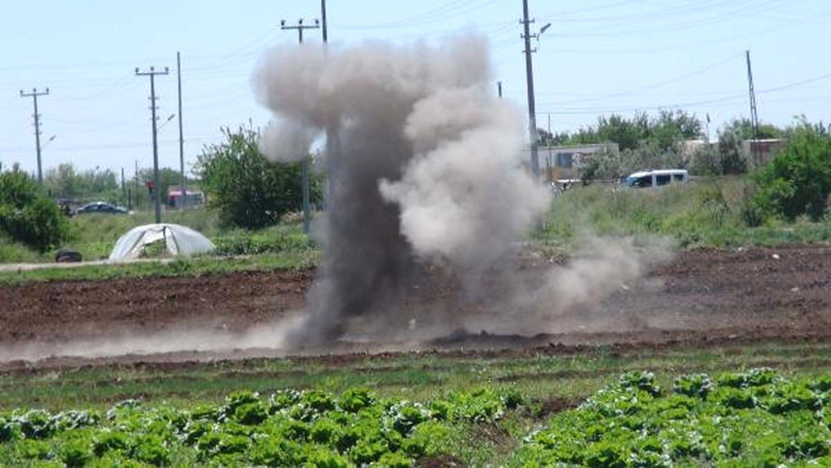 Kilis\'e Düşen Roket Mermilerinin Parçaları İmha Edildi