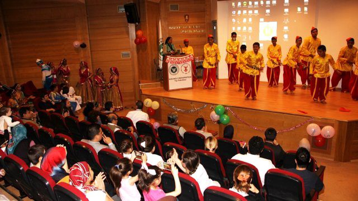 KOÜ\'de yatan çocuklar bayram sevincine ortak oldu