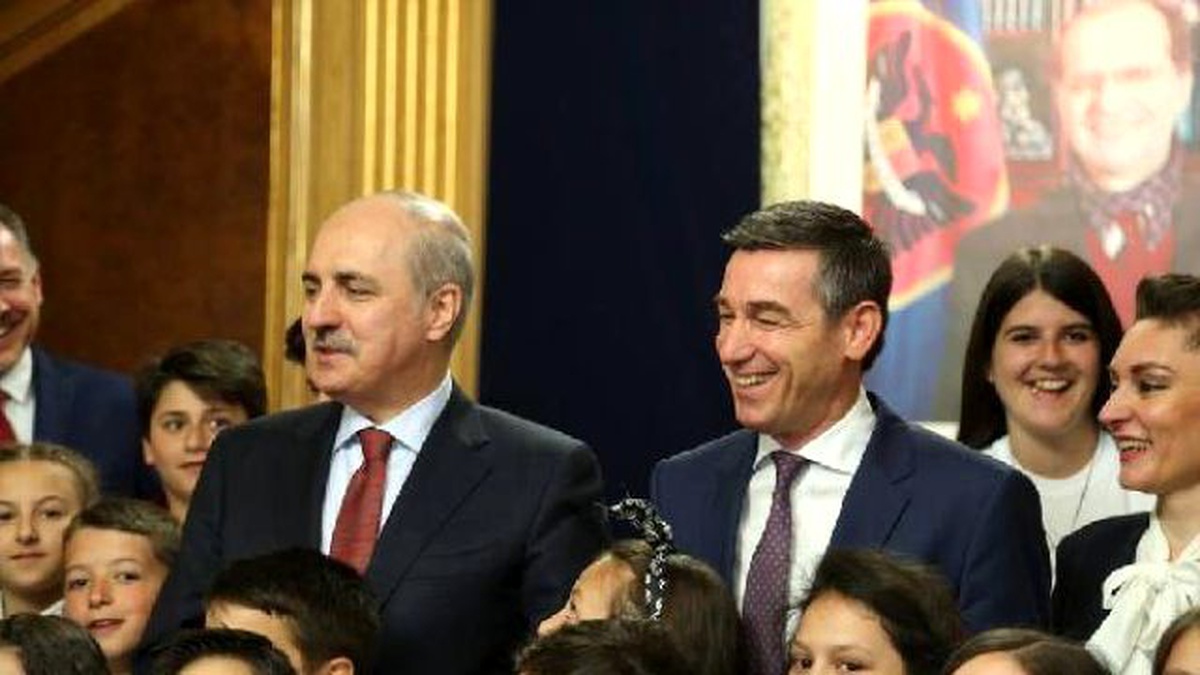 Numan Kurtulmuş Kosovalı Çocuklarla Bir Araya Geldi