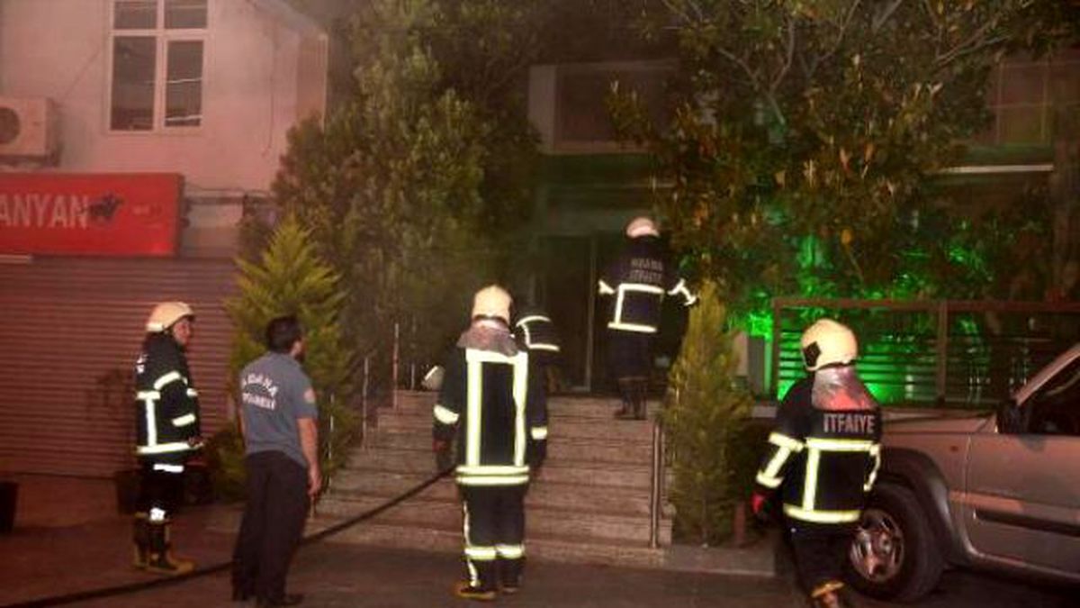 Otelin Bodrum Katındaki Gece Kulubünde Çıkan Yangın Kortuttu