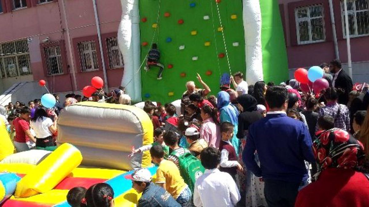 Savaş Mağduru Çocuklara \'Şefkatin Eli\' Etkinliği