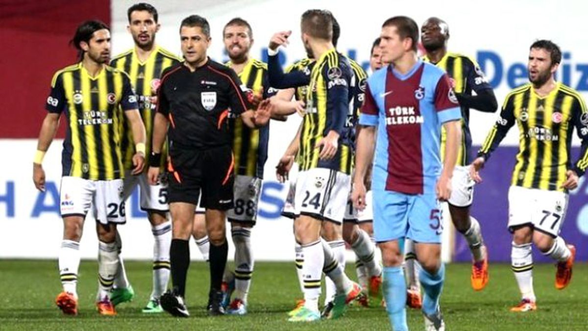 Trabzon Cephesi, Fenerbahçe Maçına Atanan Hakeme Tepki Gösterdi