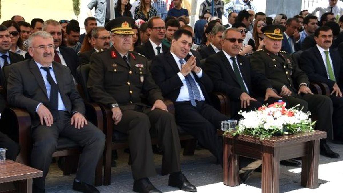 23 Nisan\'da Renkli Kutlama