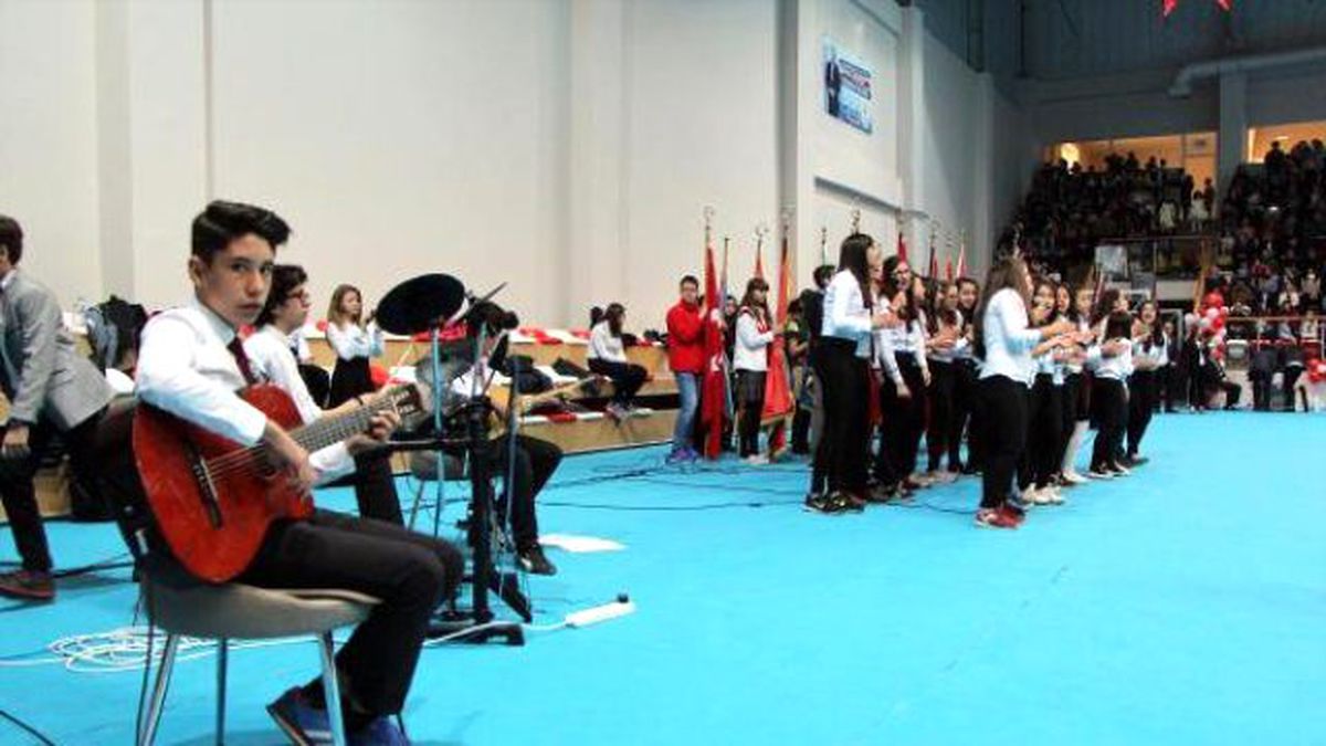 Bolu\'da 23 Nisan Coşkusu