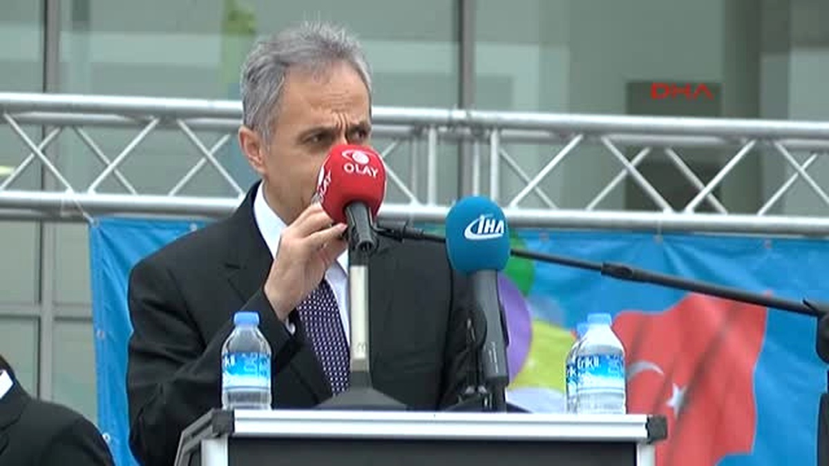 Bursa Çocukların Bayramında Büyükler Çifttelli Oynadı