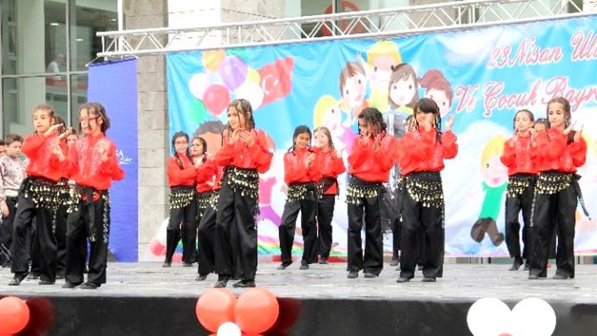 Bursa\'da 23 Nisan Coşkusu
