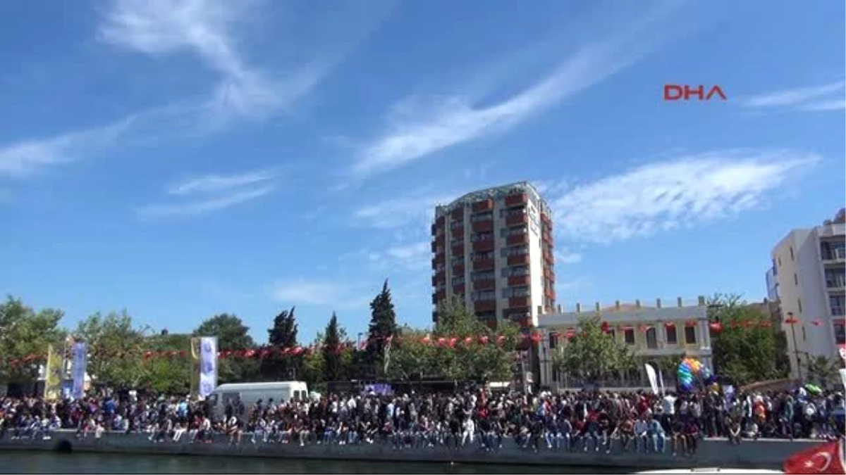 Çanakkale Solotürk\'ten Çanakkale\'de 23 Nisan Gösterisi