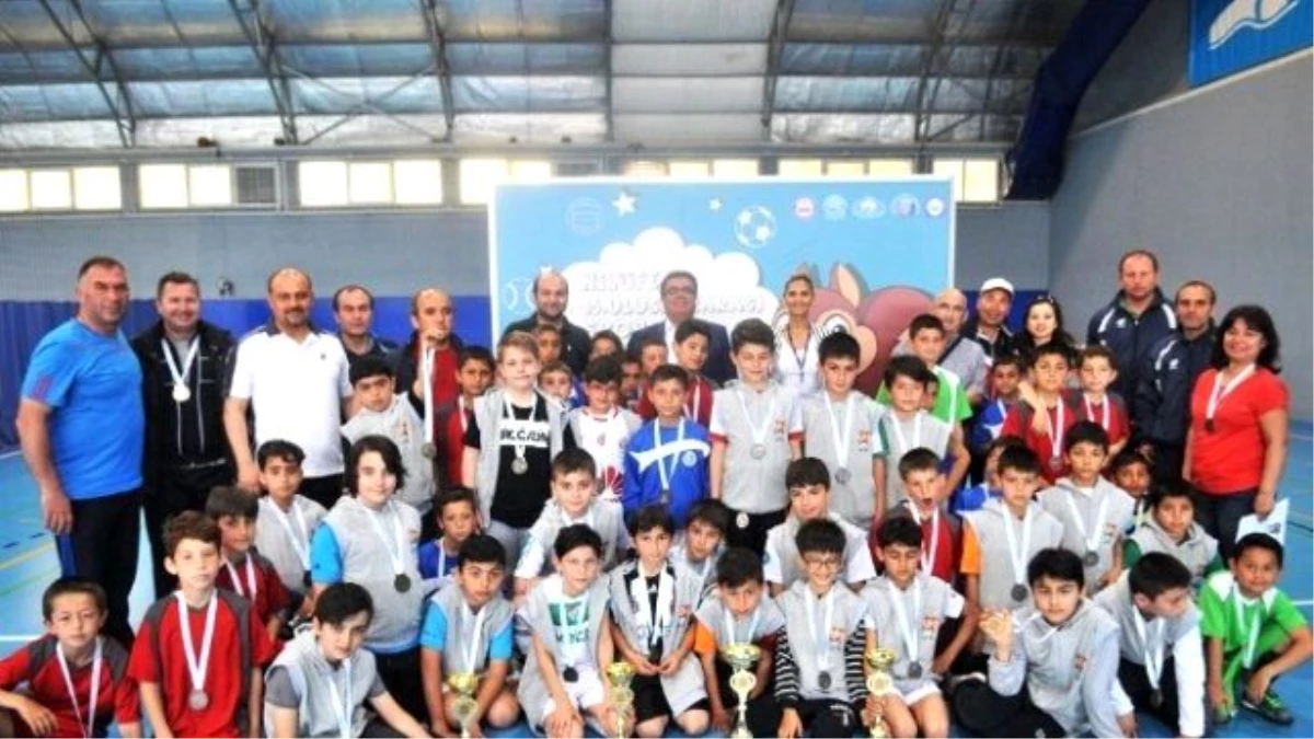 Futsal Şampiyonlarının Kupa Sevinci