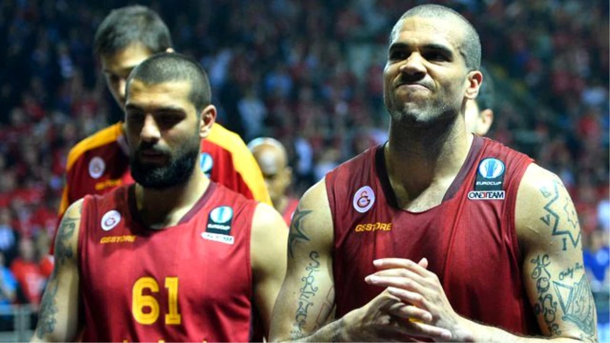 Galatasaray Yenildi Ama Yıkılmadı! İstanbul'a Bekleriz...