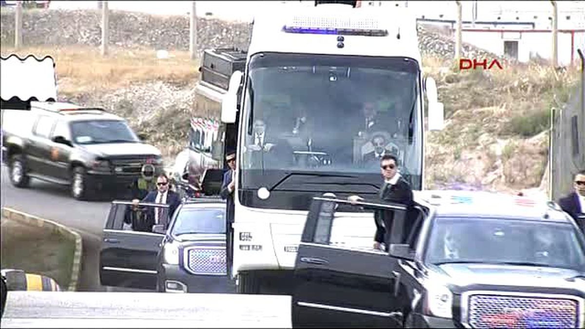 Gaziantep İki Lider Davutoğlu ve Merkel Nizip Geçici Barınma Merkezini Ziyaret Etti