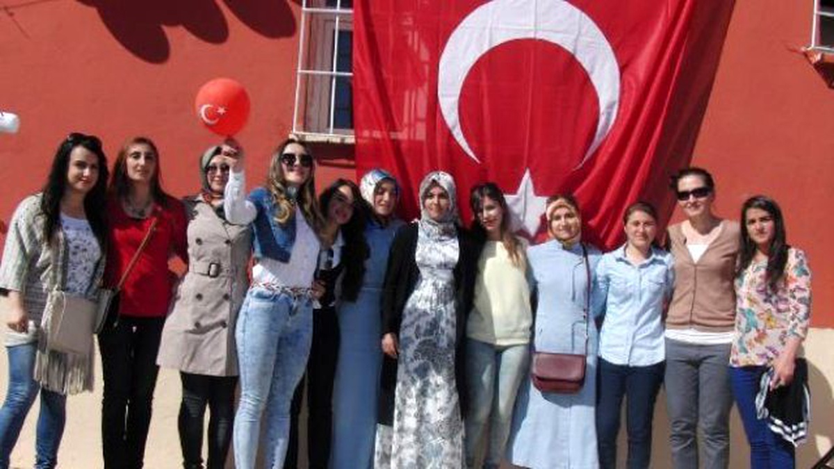 Irak Sınırındaki Köyde 23 Nisan Coşkusu