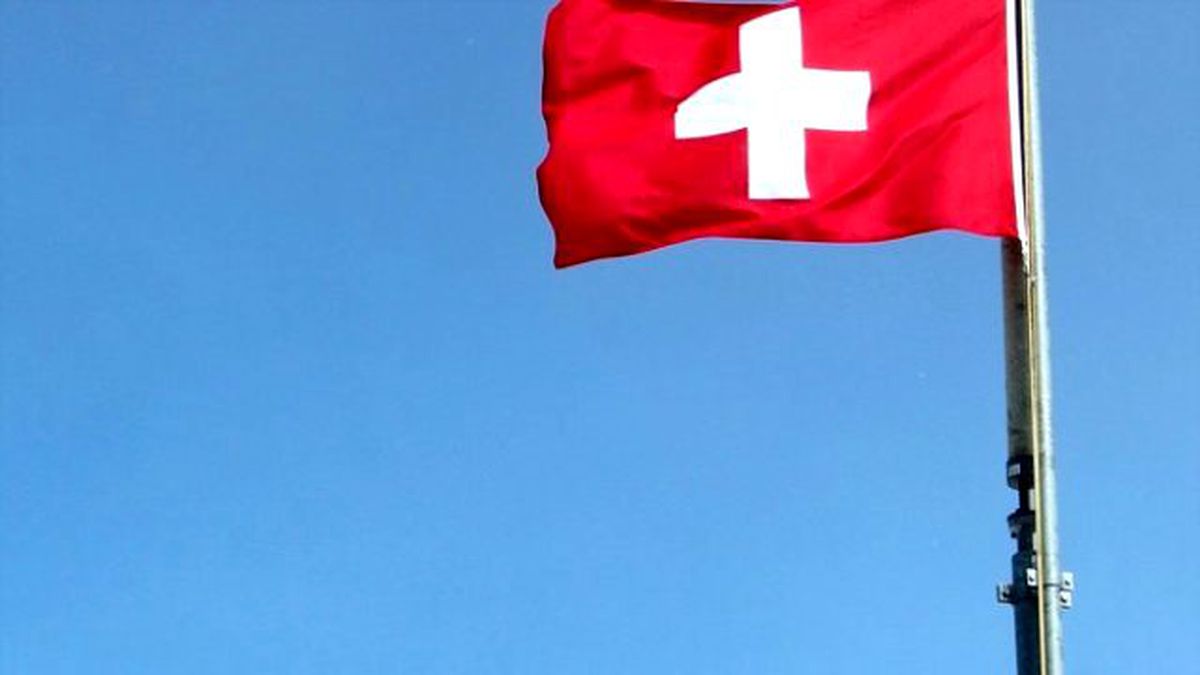 Suriyeli İmam, Kadın Öğretmenle Tokalaşmadı, İsviçre'nin Gündemine Oturdu