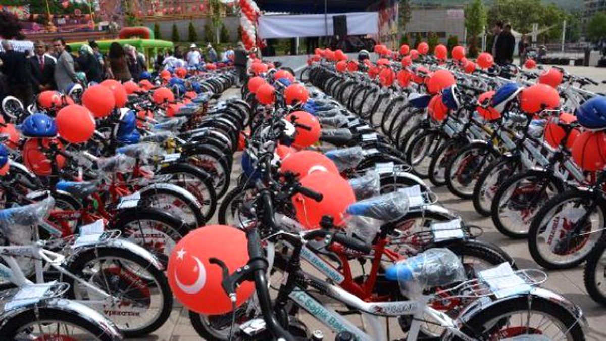 Karabük\'te 182 Öğrenciye Bisiklet Dağıtıldı