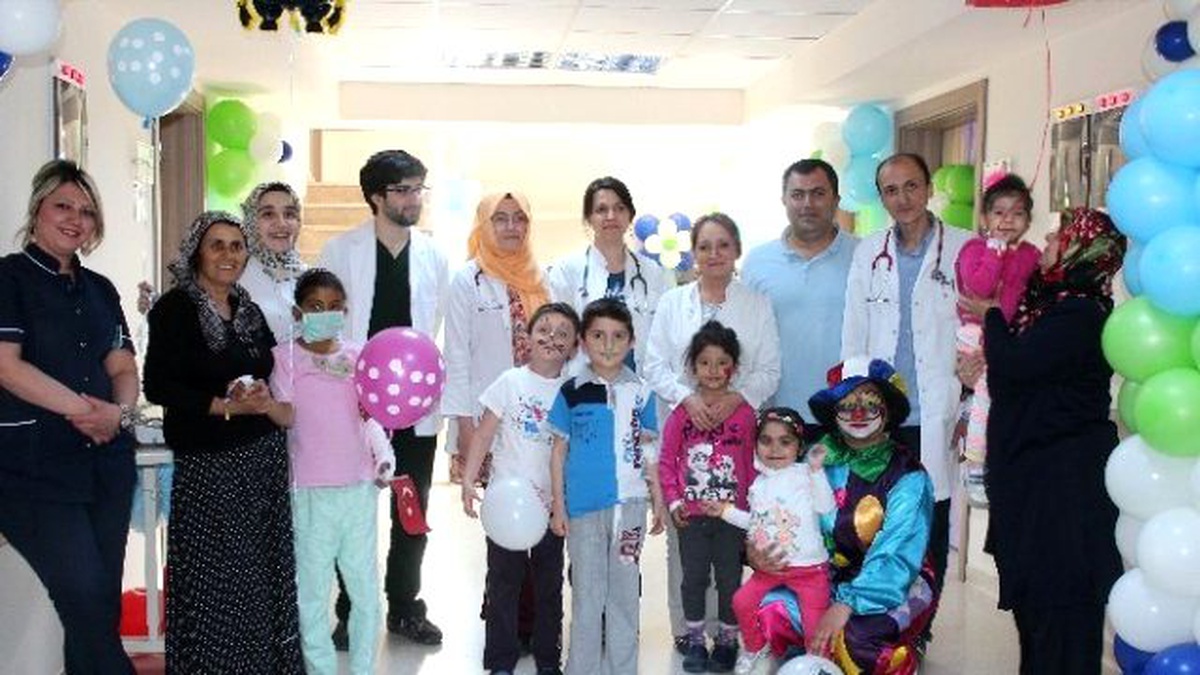 Meram Tıp Fakültesindeki Hasta Çocuklar Bayramlarını Kutladı