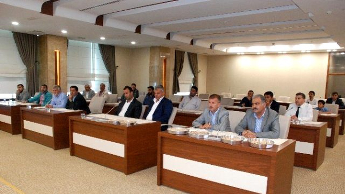 Şanlıurfa\'da Fıstık İhalesine Çok Sayıda Firma Katıldı