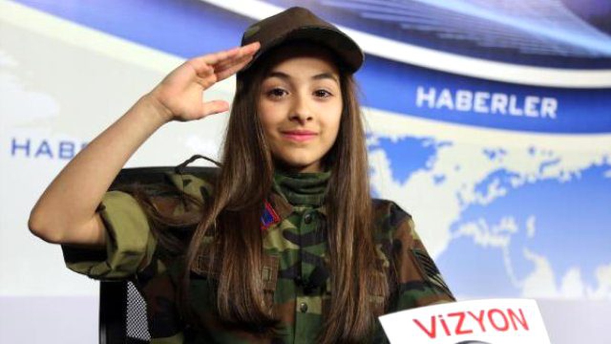 Şehit Kızı, Babasının Şapkasıyla Ana Haber Bültenini Sundu