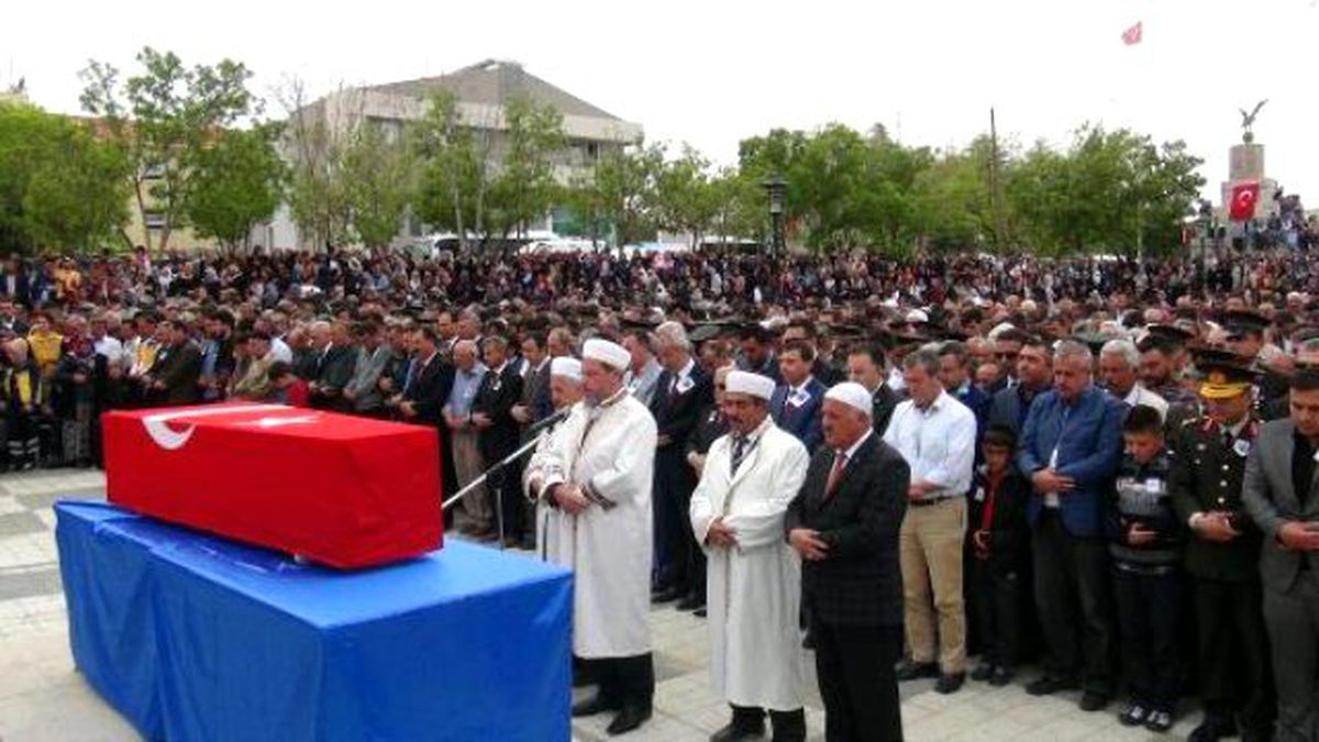 Şehit Uzman Çavuş Yücel Yılmaz Son Yolculuğuna Uğurlandı
