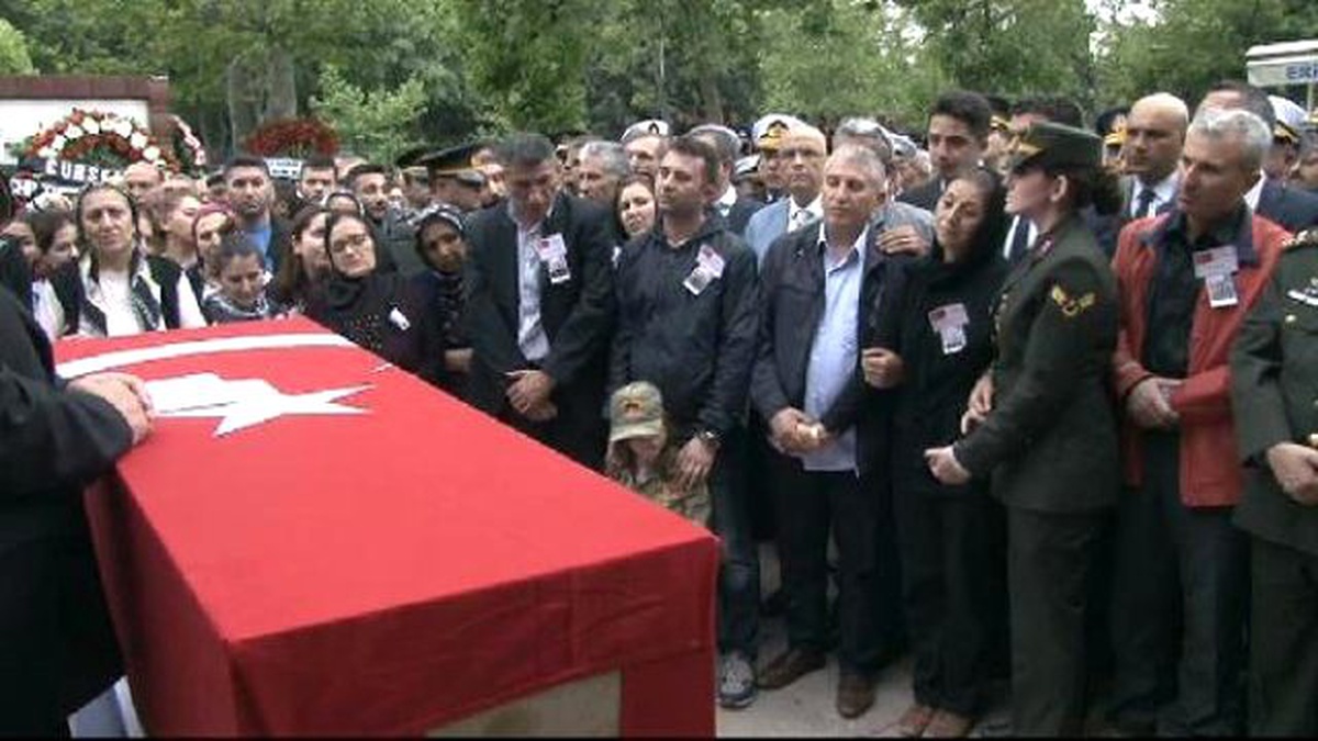Şehit Volkan Kartepe Son Yolcuğuna Uğurlandı