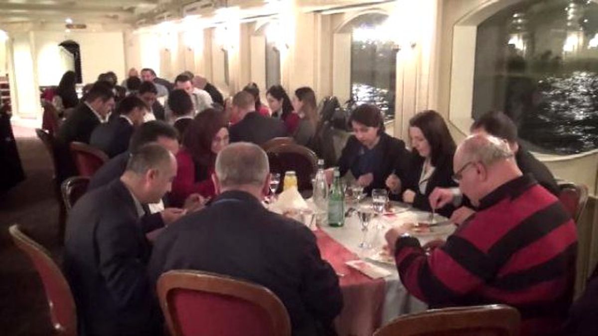 Türk ve Arap İş Adamları Paris\'te Buluştu