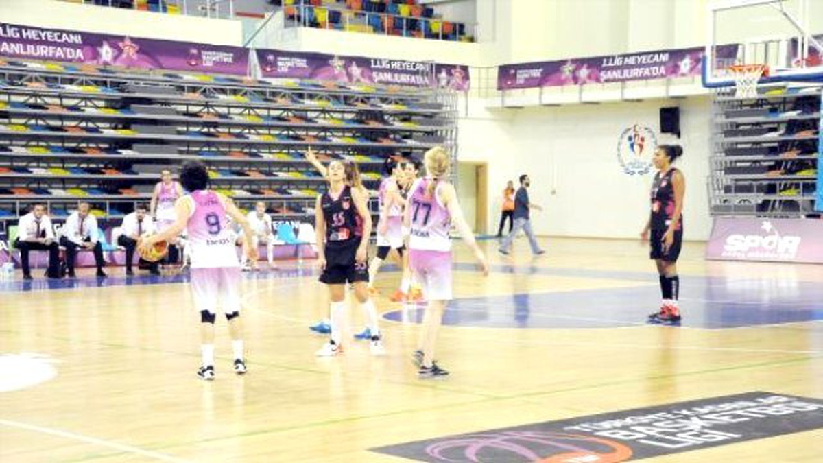 Türkiye Kadınlar Basketbol Karşılaşması Şanlıurfa\'da Başladı