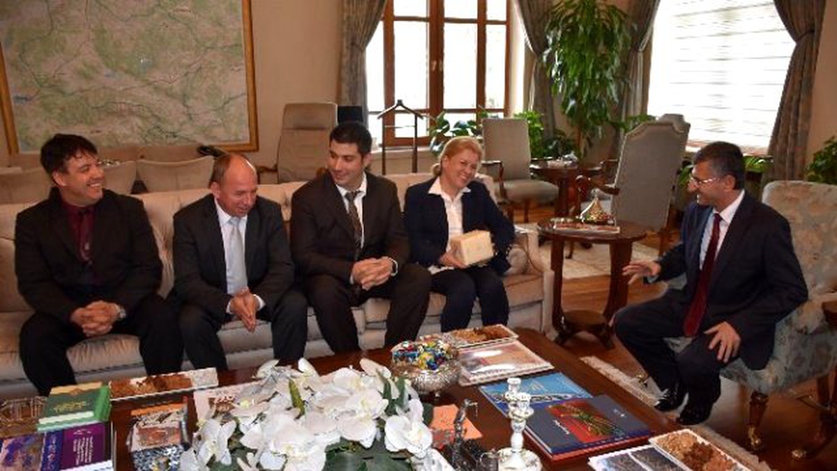 Vali Bektaş Yabancı Konuklarını Ağırladı