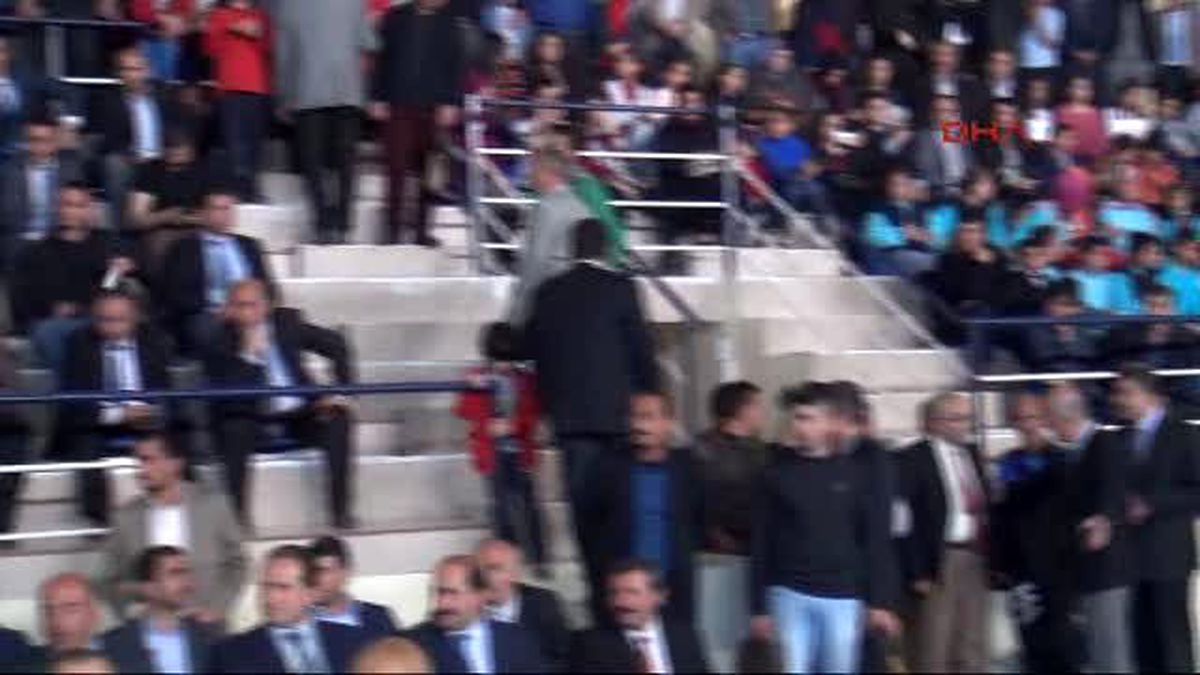 Van ve Bitlis\'te 23 Nisan Coşkusu